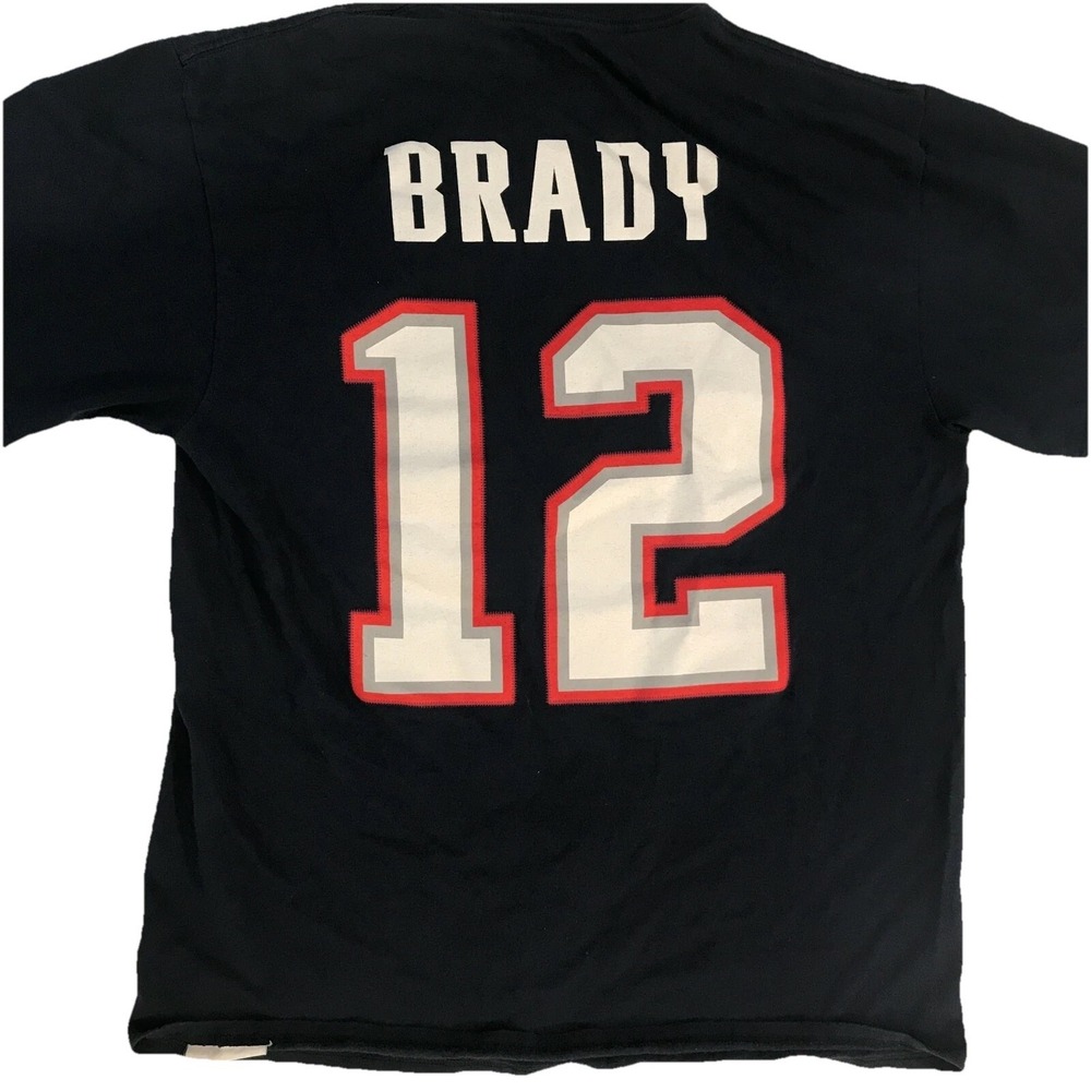 Majestic Tom Brady Patriots Shirt Large Navy Blue Excellent NFL Jersey Tee